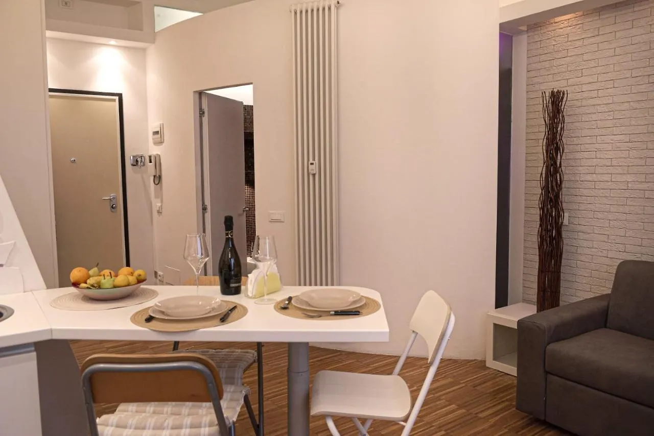 Casa Bel, Bologna By Short Holidays Apartment